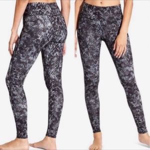 Athleta Chaturanga Leggings Black/Grey Cobra